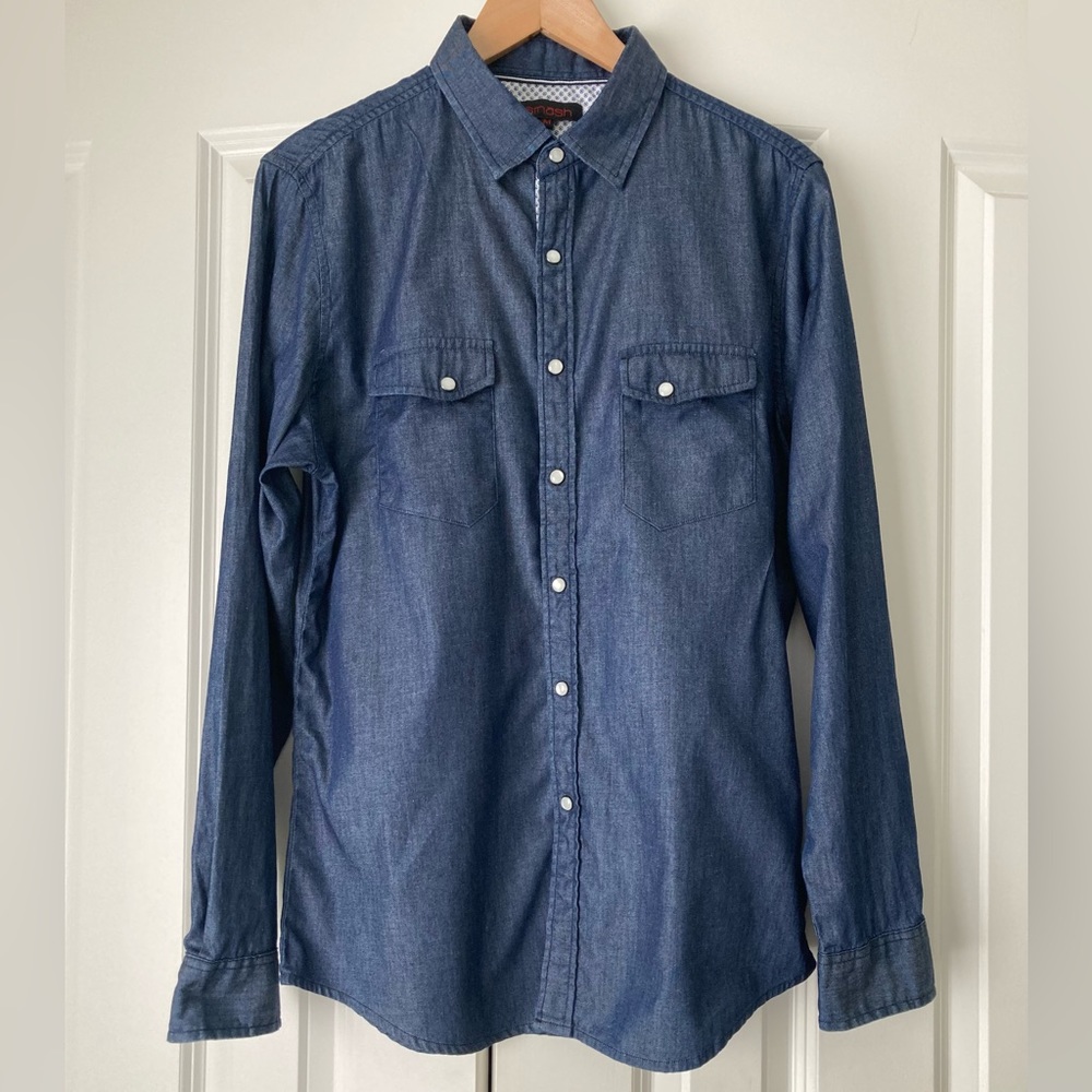 Smash Chambray Snap Button Shirt Men’s size M.